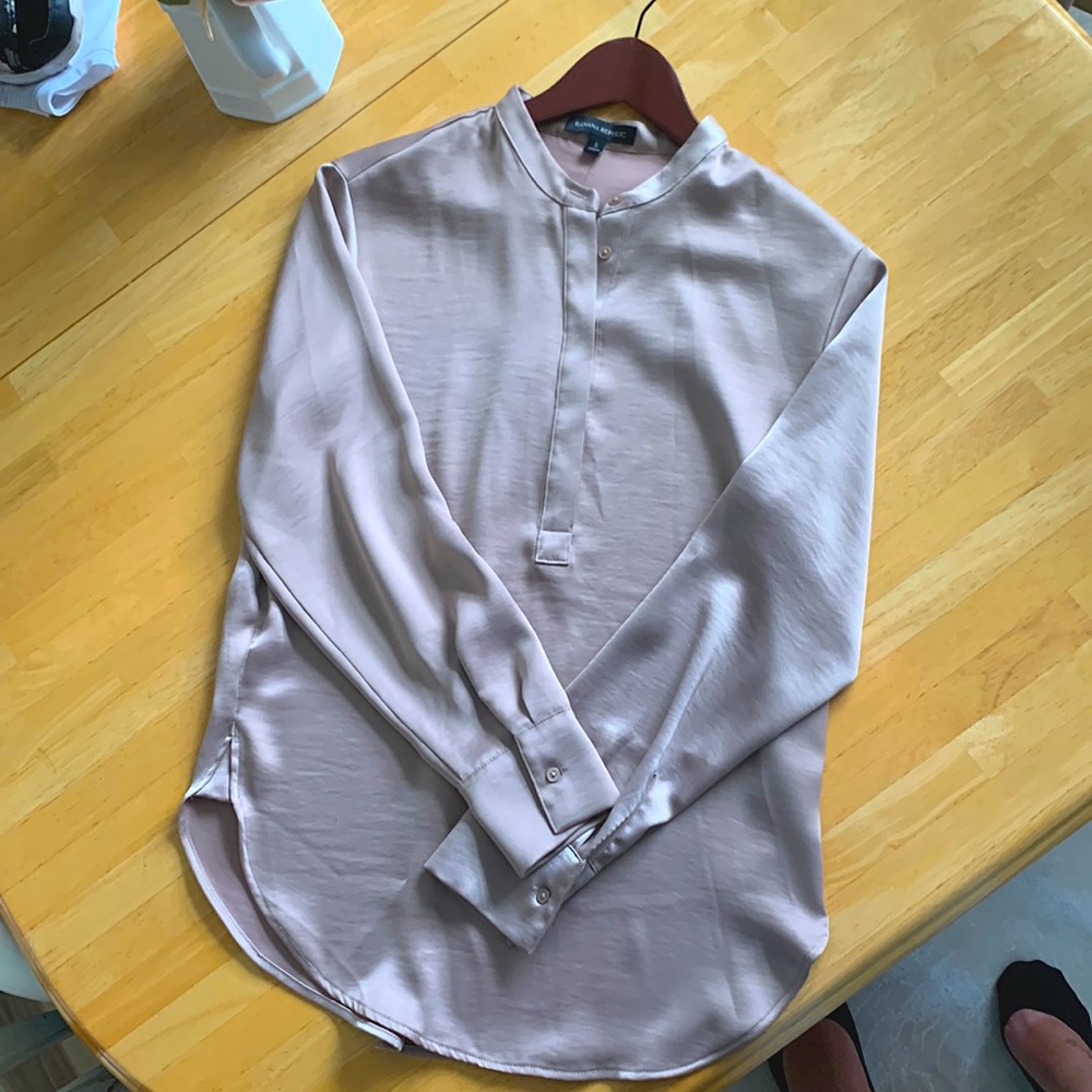 Banana republic women’s dress shirt